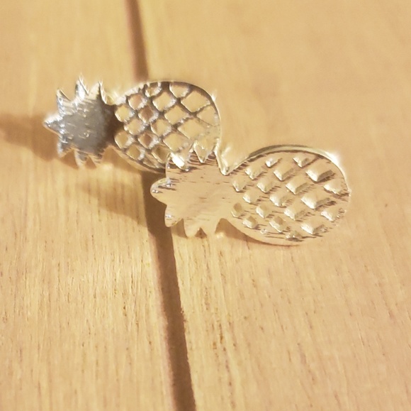 🍍Pineapple Studs🍍 - Picture 2 of 5